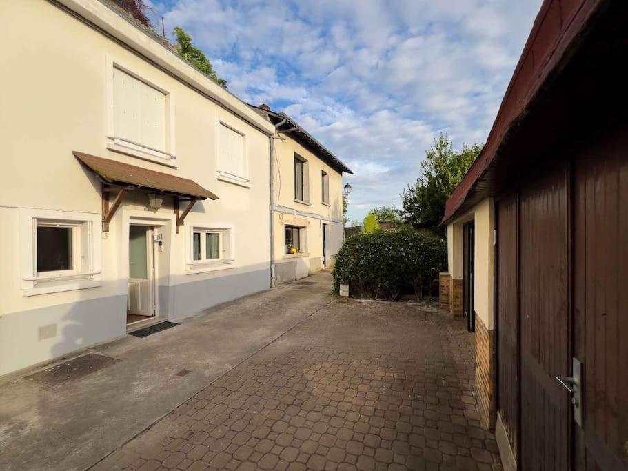 Maison Semi-Troglodyte Avec 4 Velos Rochecorbon Esterno foto