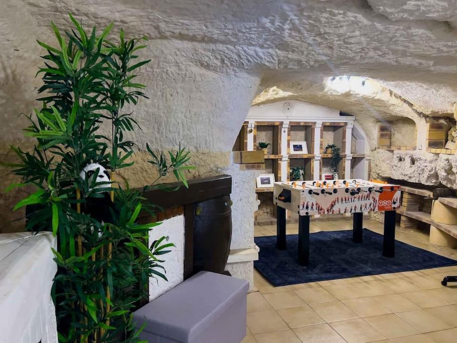 Maison Semi-Troglodyte Avec 4 Velos Rochecorbon Esterno foto